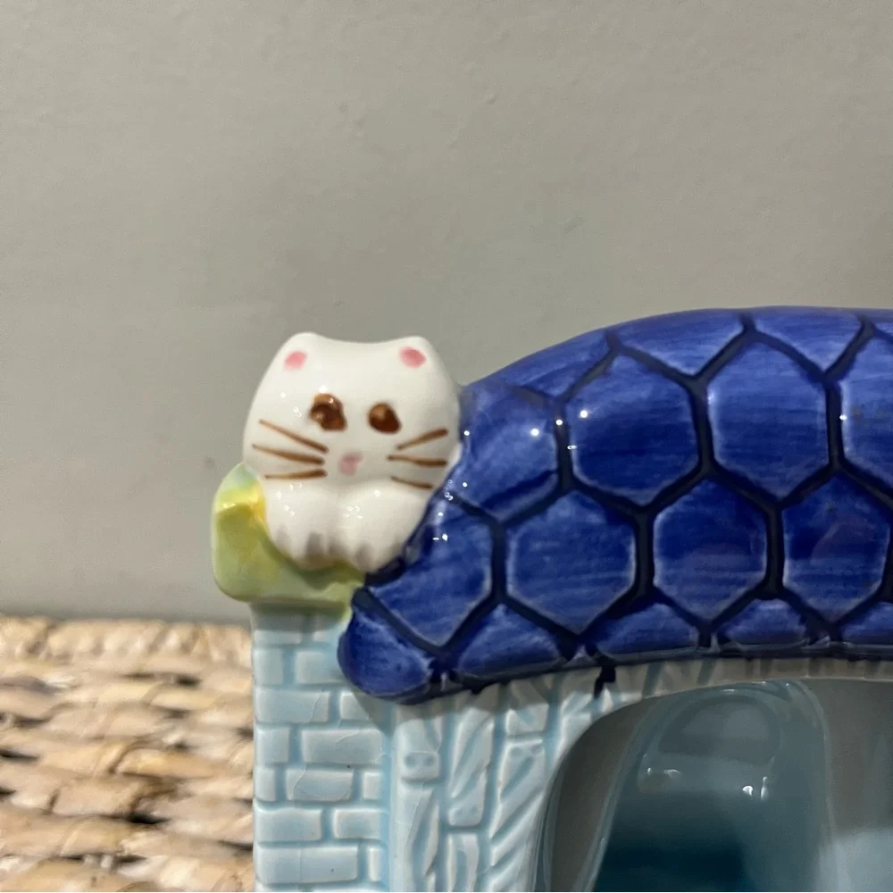 vintage Small photo ceramic frame cat‎ kids Blue House Gate Grandma Core Kitchy